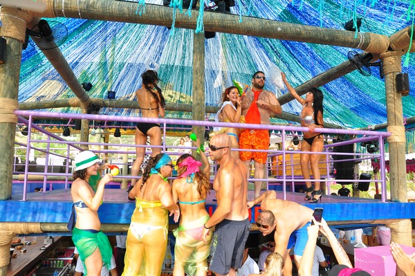 Champagne Showers @ Edde Sands